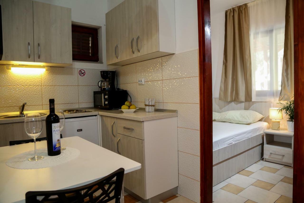 Matea Apartments Milna Milna  Dış mekan fotoğraf
