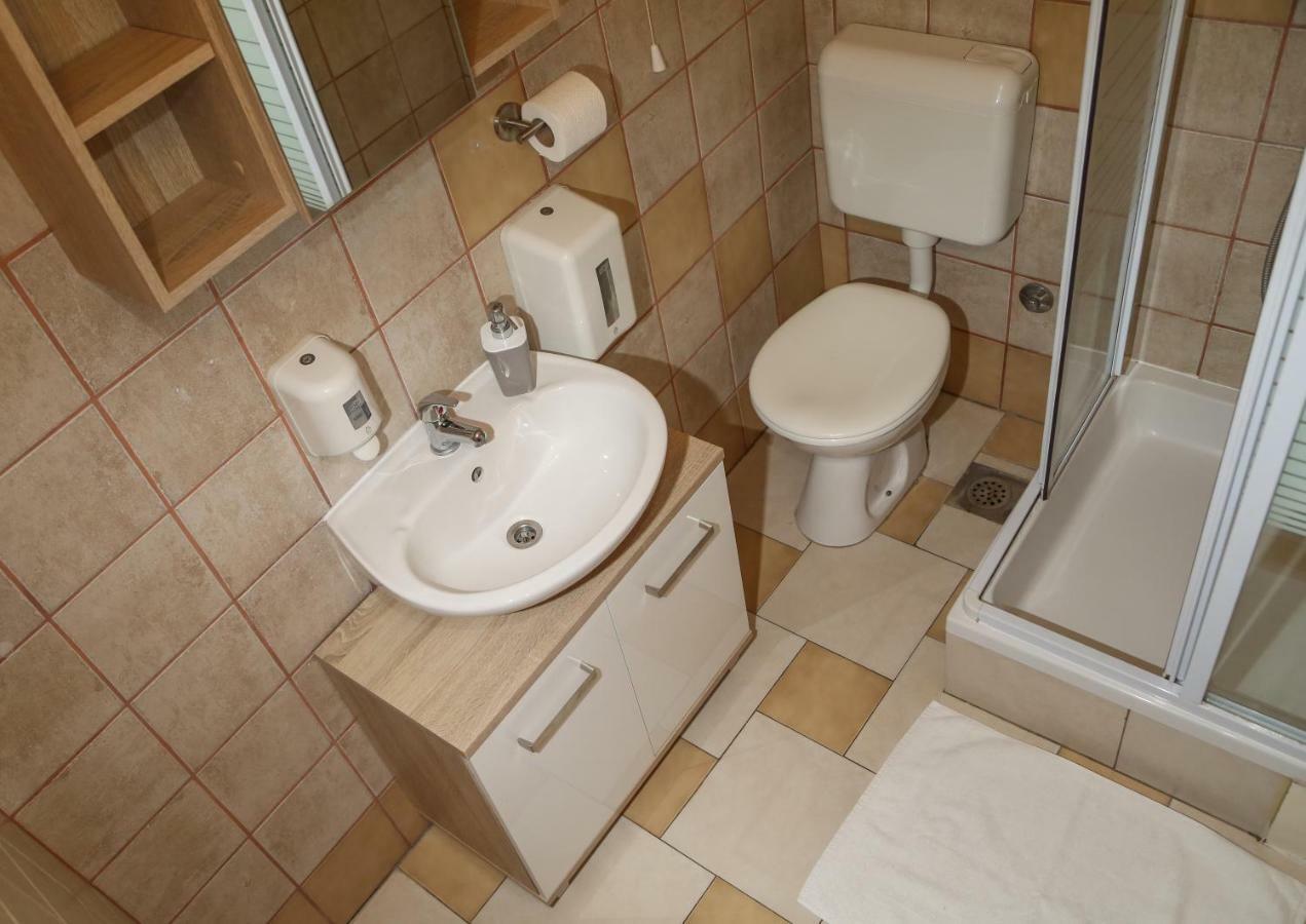 Matea Apartments Milna Milna  Dış mekan fotoğraf